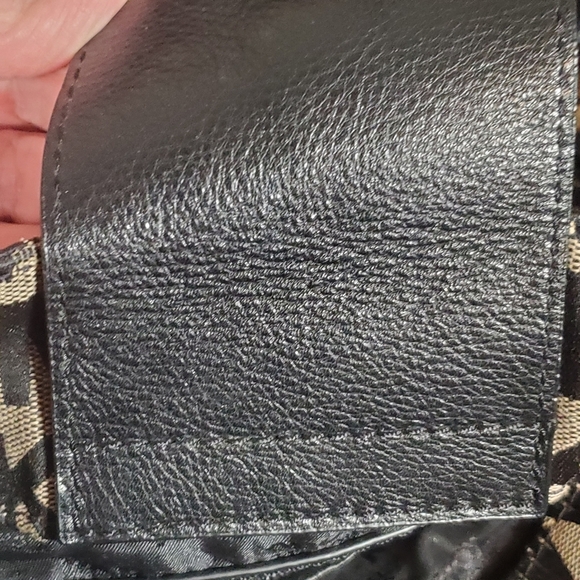 Large Michael Kors Gansevoort Bag - Picture 12 of 12